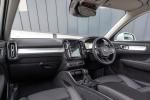 Volvo XC40 T3 Momentum 2018 года (UK)